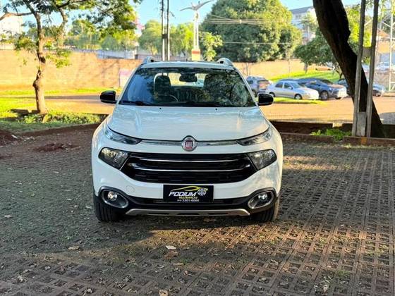 FIAT TORO 2.0 16V TURBO DIESEL VOLCANO 4WD AT9 FIAT TORO 2.0 16V TURBO DIESEL VOLCANO 4WD AT9